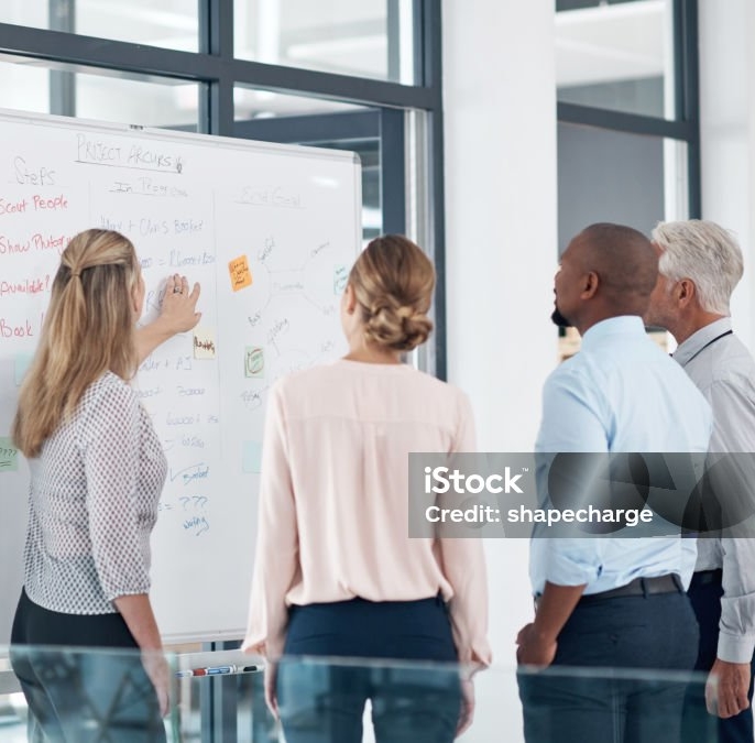 Equipe d’évaluation qui évalue un projet